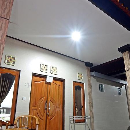 נוסה-למבונגן Pondok Wisata Widi מראה חיצוני תמונה